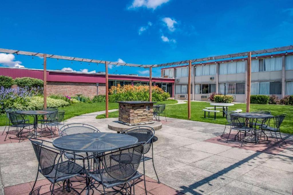 Econo Lodge Albert Lea Zewnętrze zdjęcie