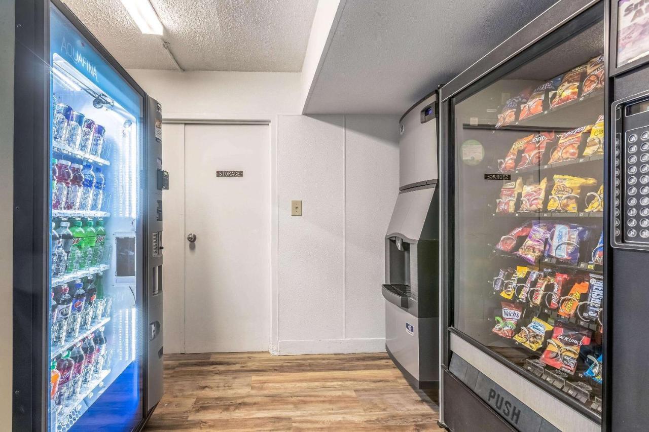 Econo Lodge Albert Lea Zewnętrze zdjęcie
